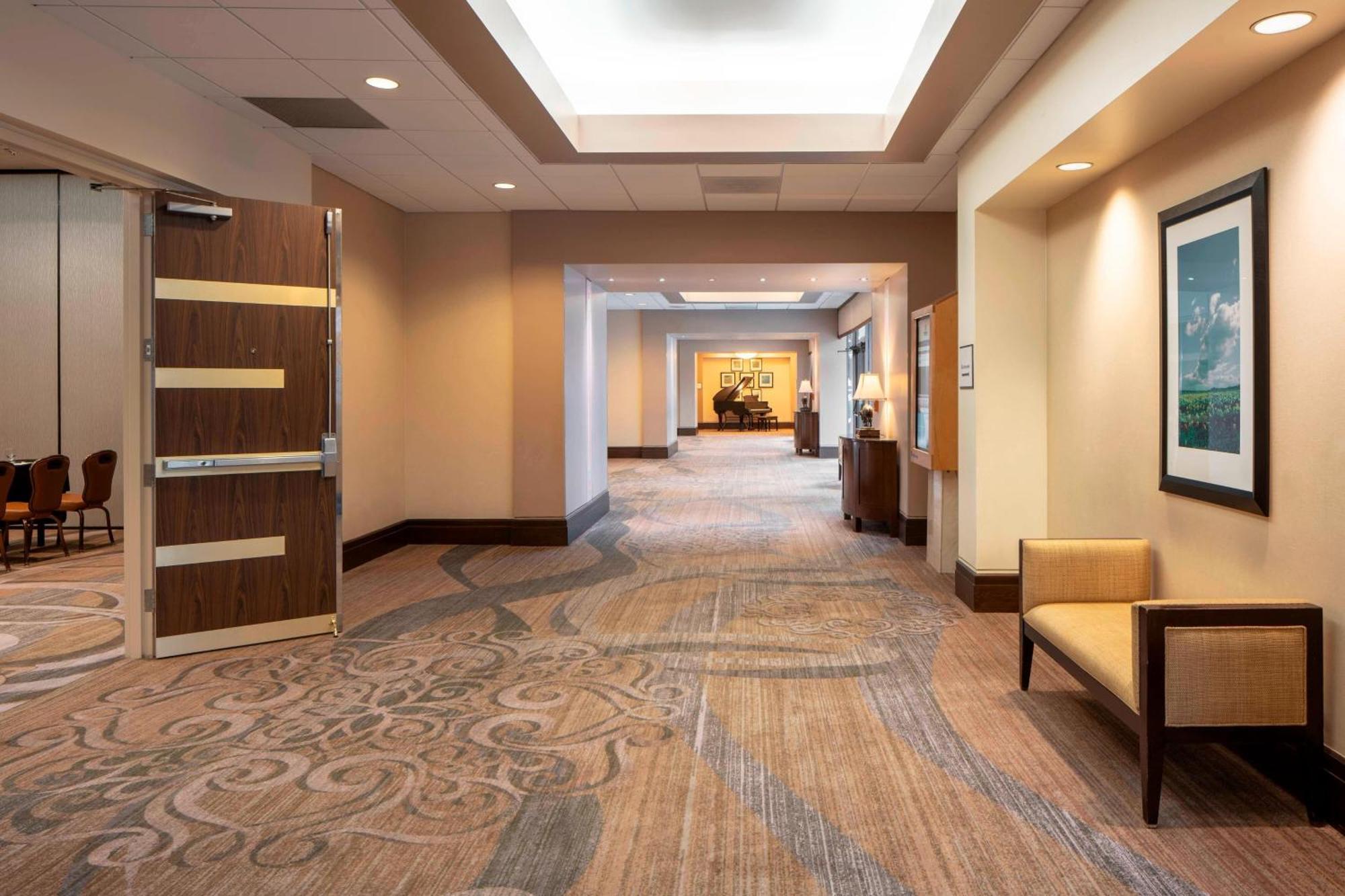 Sheraton Houston Brookhollow Hotel Exterior photo
